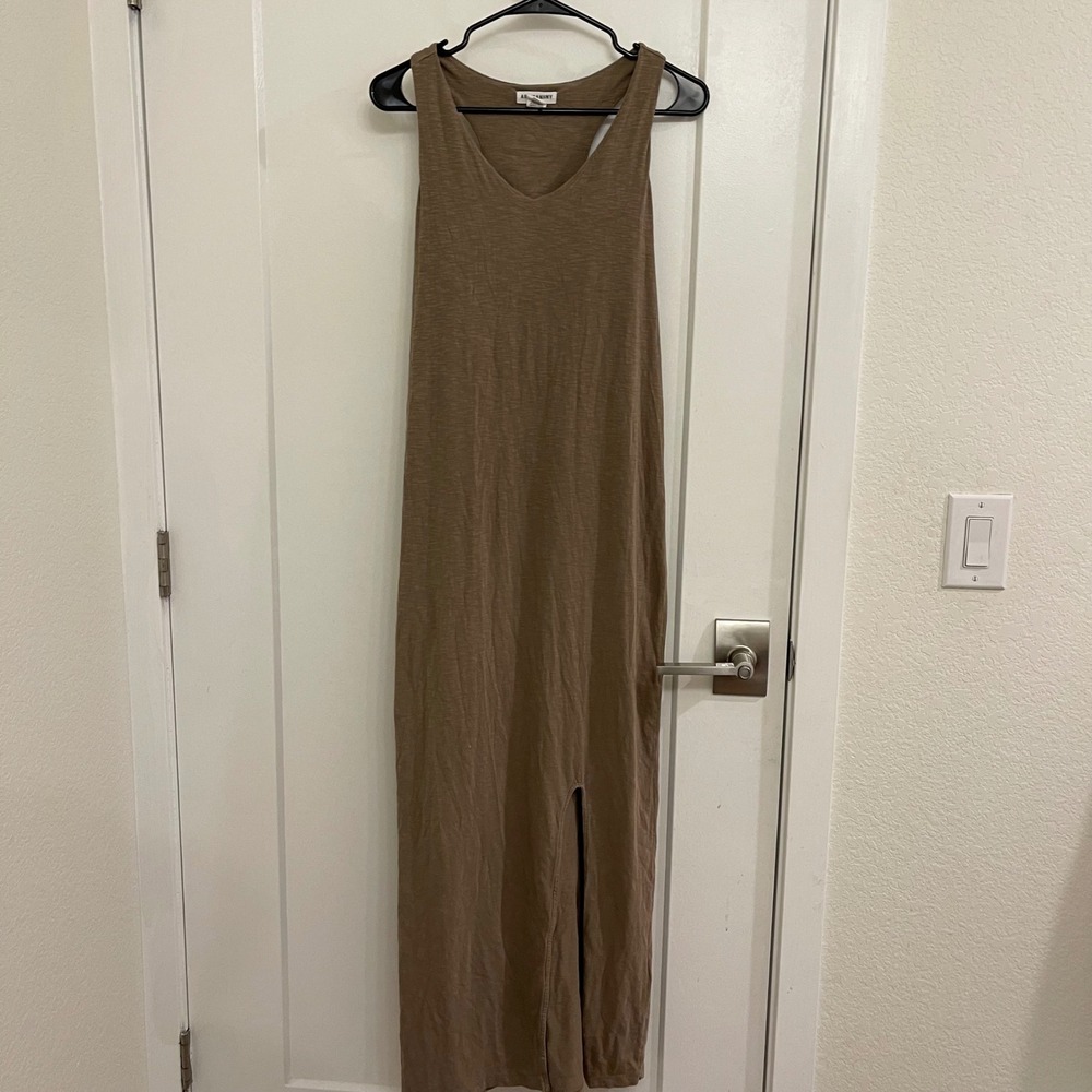 Artisan NY Brown Maxi Dress Slit Form Fitting Fall Butter Mom Minimalist Cotton